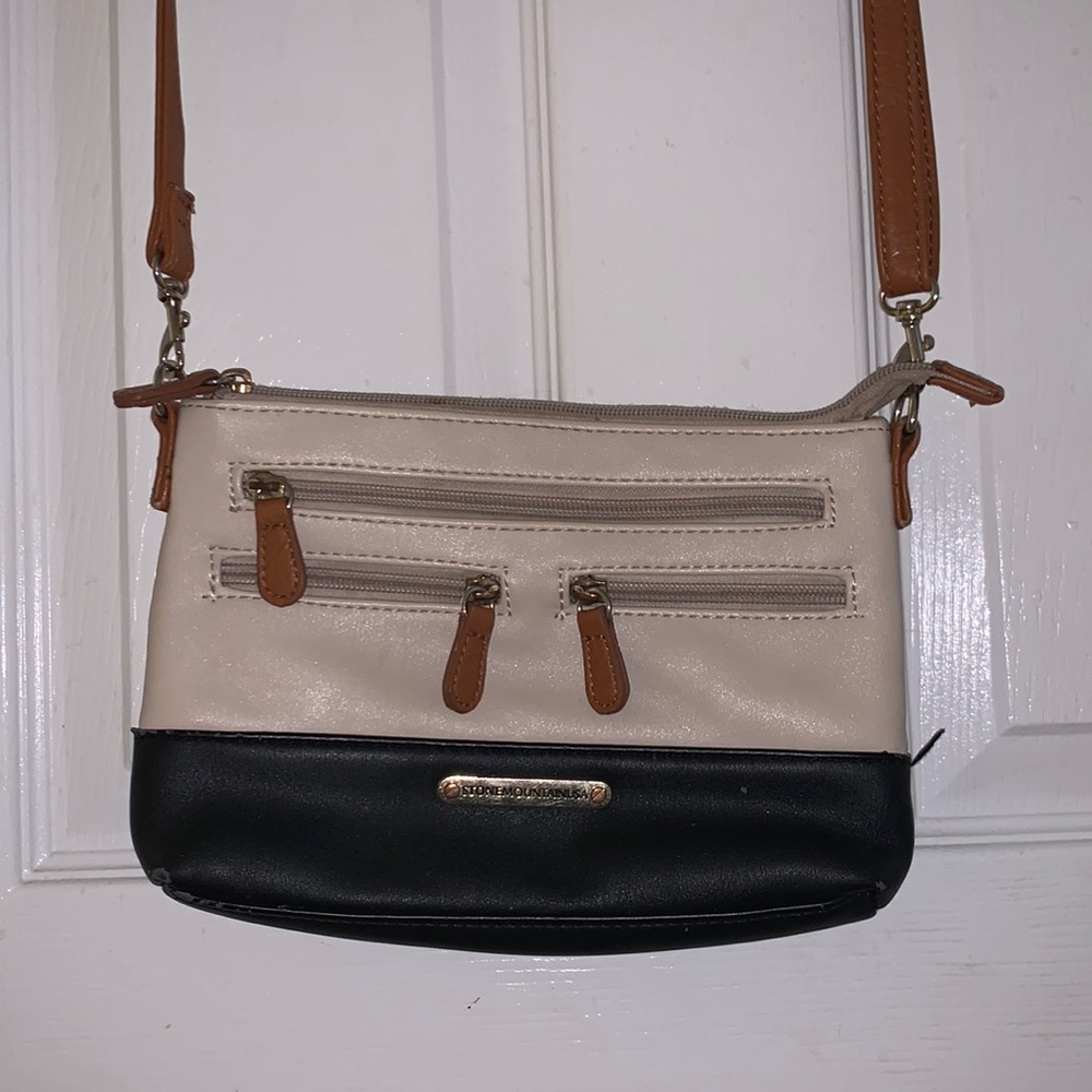 abundance of crossbody purses